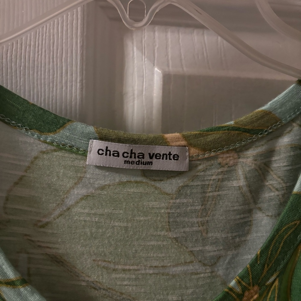 Cha Cha Vente Green Leaf Pattern Top - image 2